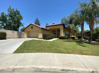 10414 Lanesborough Ave, Bakersfield, CA 93311