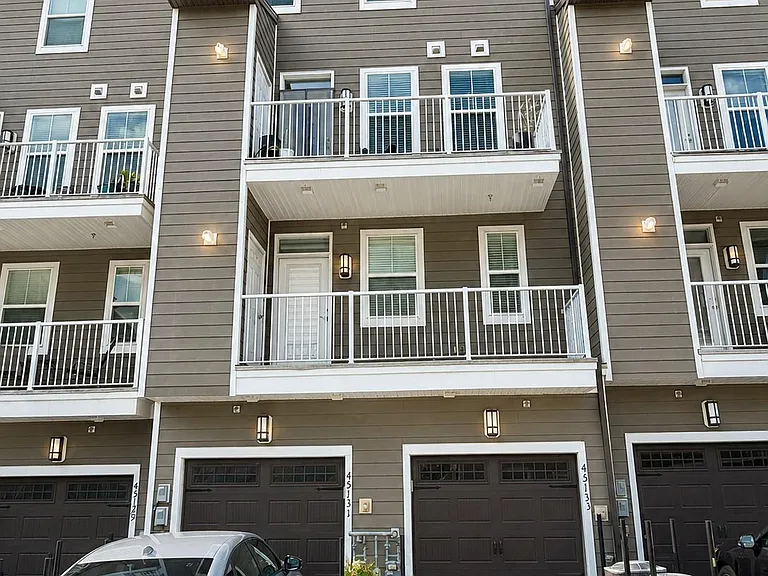 45133 Kincora Dr — Photo 3