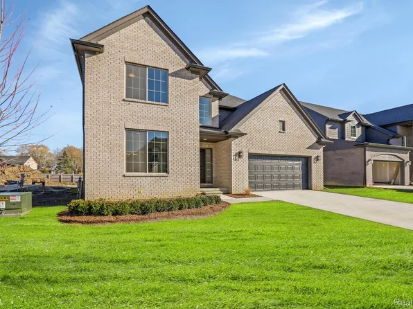 2006 Kohli Dr, Troy, MI 48083