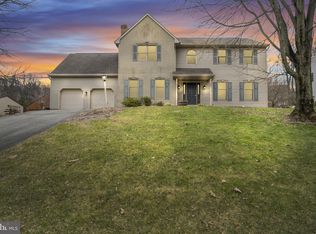 984 David Dr, Red Lion, PA 17356