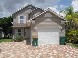 353 Leawood Cir, Naples, FL 34104