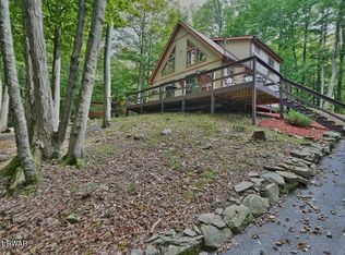 20 Oak Dr, Hawley, PA 18428