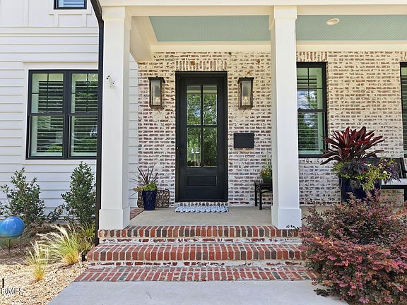 3rd image of 300 Plainview Ave