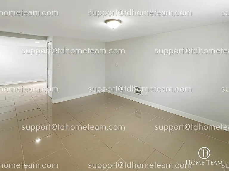 5302 S Pine St — Photo 7