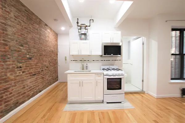 Rented by Corcoran | media 19