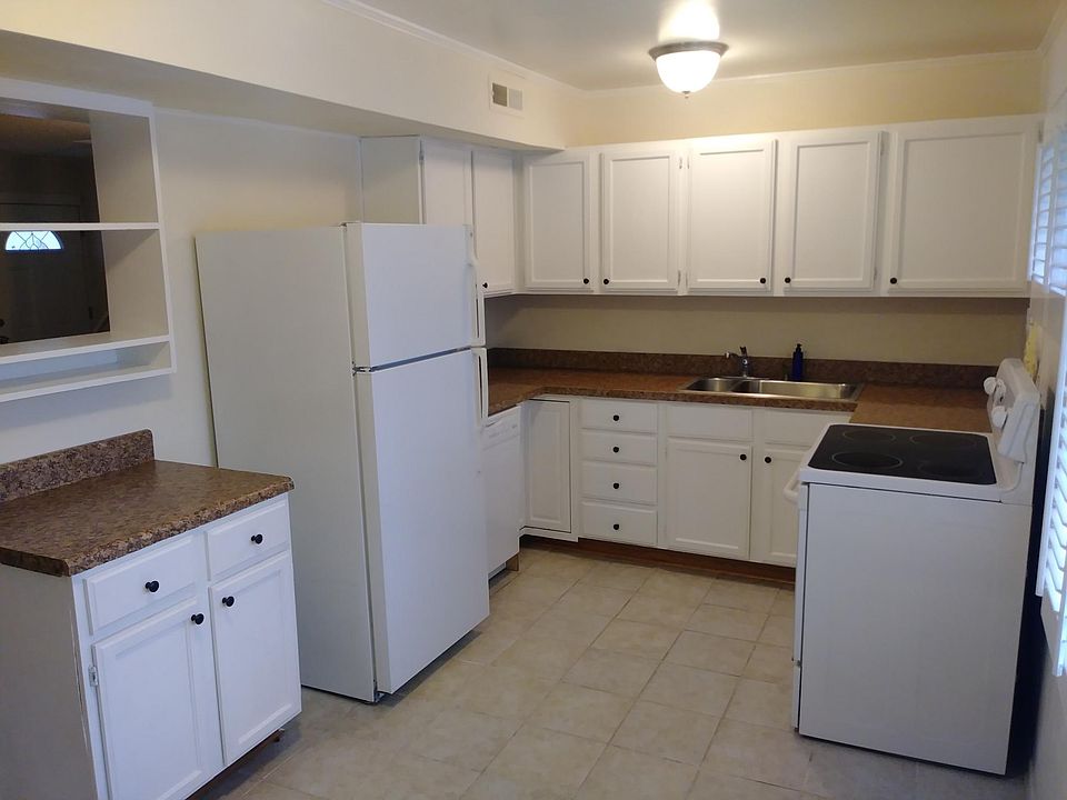 1st image of 2412 Beacon Ln