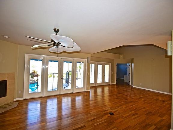 5th image of 392 New Waterford Pl
