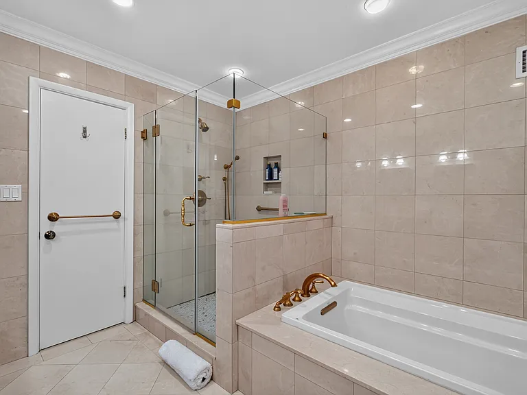 1341 Pelhamdale Ave — Photo 15