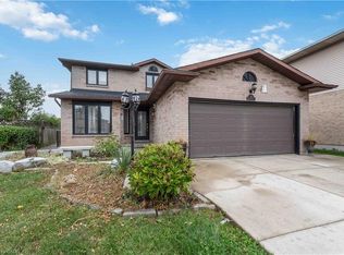 15 Anita Ct, Hamilton, ON L8W 3A5