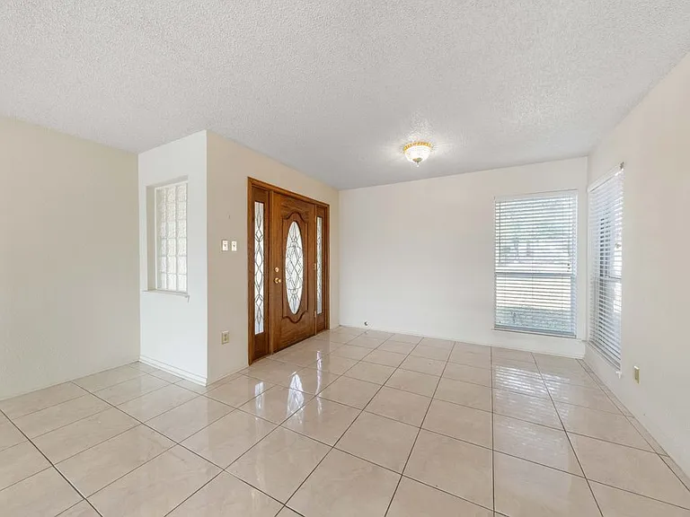 6323 Forest Bnd — Photo 5