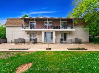 2320 Hixon St #1, Oakville, ON L6L 1T4