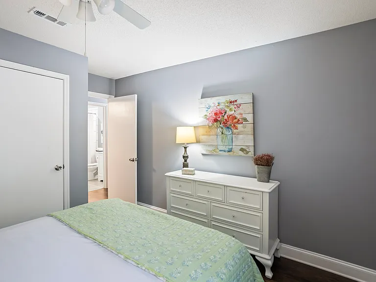 736 Maple Dr SE — Photo 12