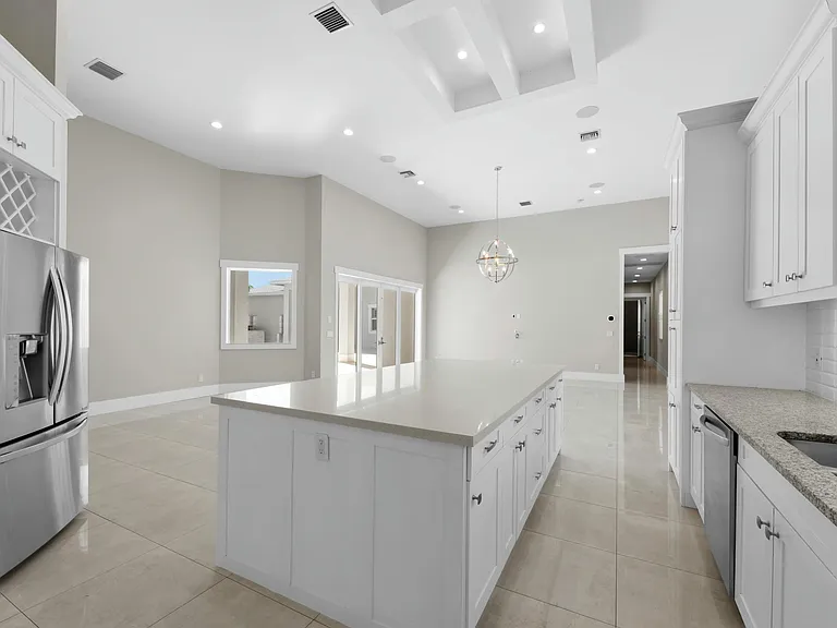 15503 Temple Blvd — Photo 18
