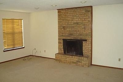 3rd image of 4814 NW Motif Manor Blvd