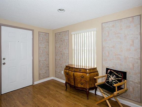 5th image of 1054 Barefoot Cir