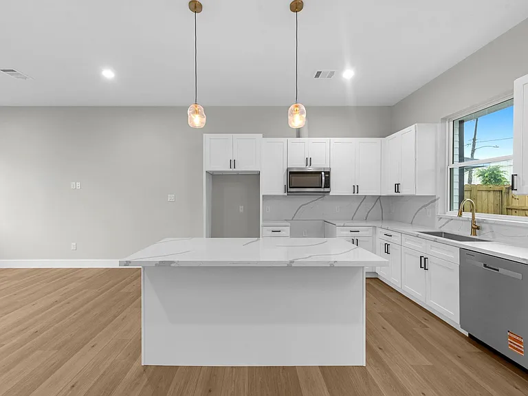 2348 Delafield St — Photo 7