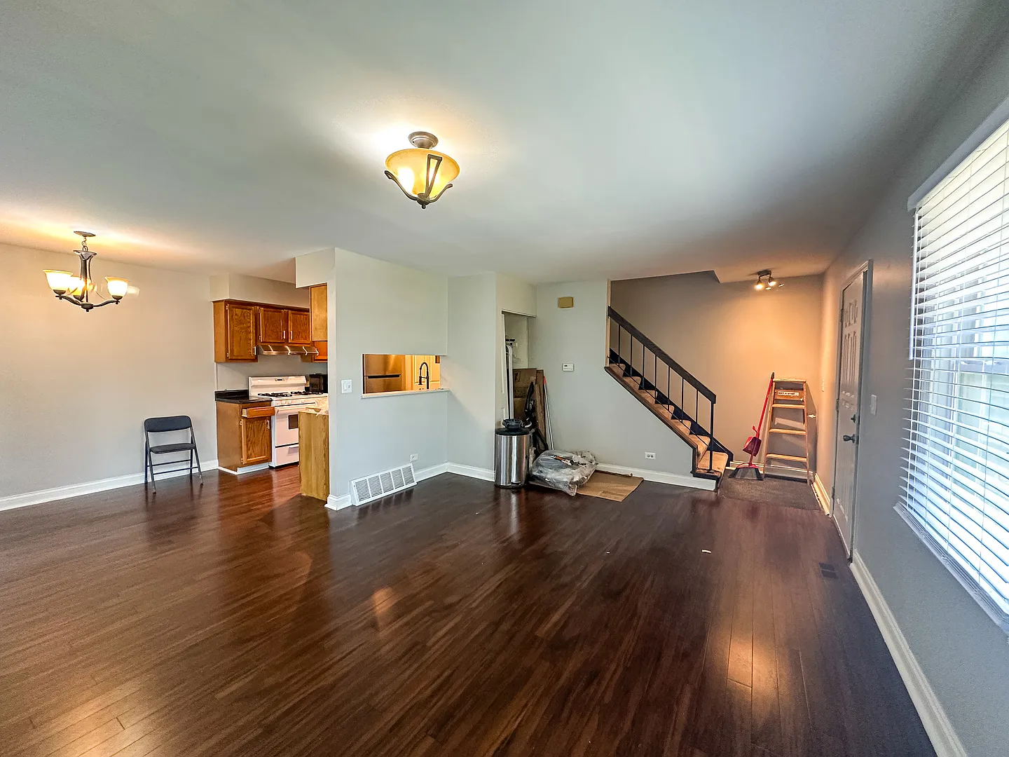 2 bed, 1000 sqft, $2,000 — Photo 3