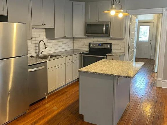 2nd image of 4370 Chouteau Ave Unit 4372