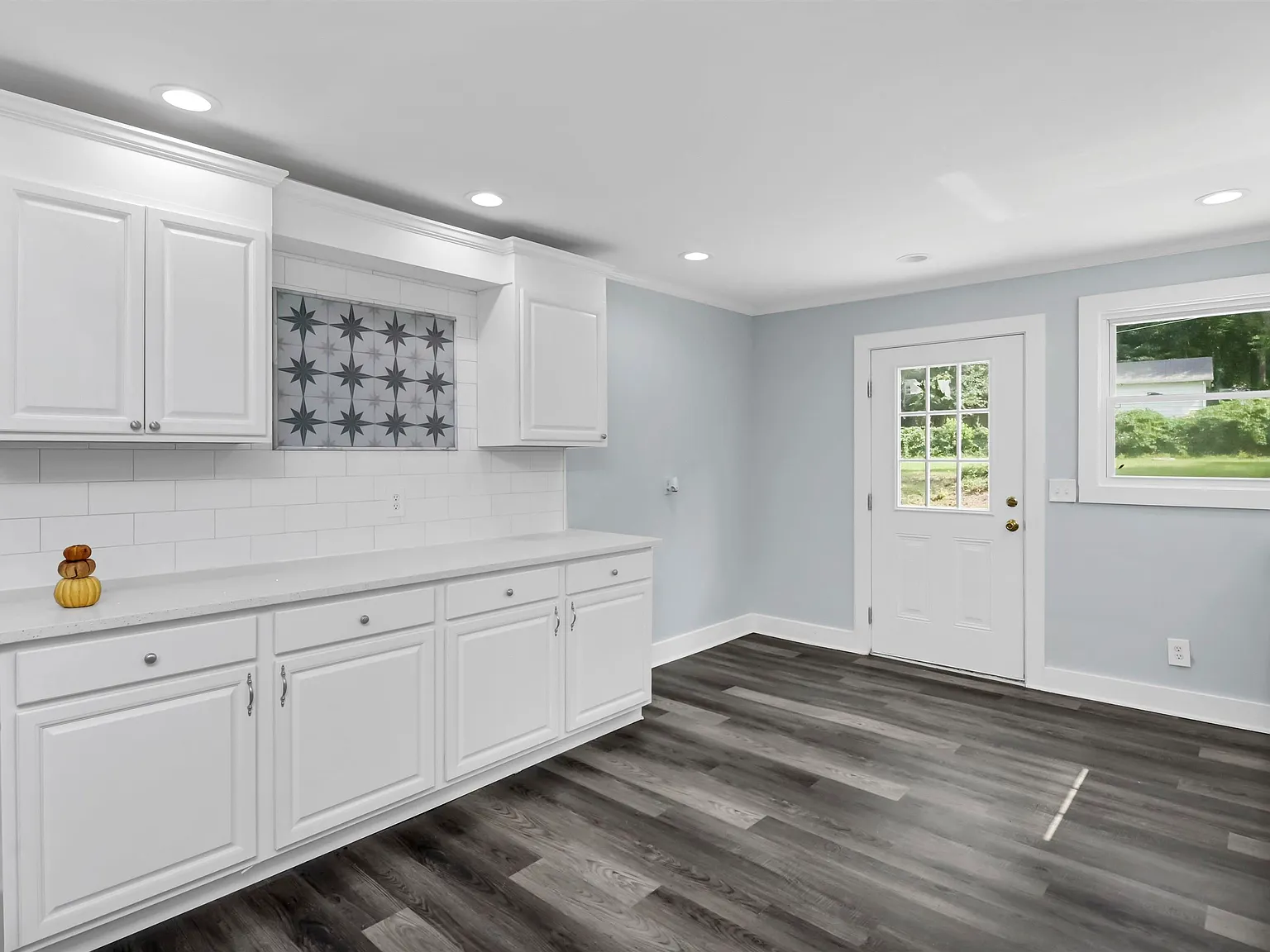 4 bed, 2748 sqft, $550 — Photo 3