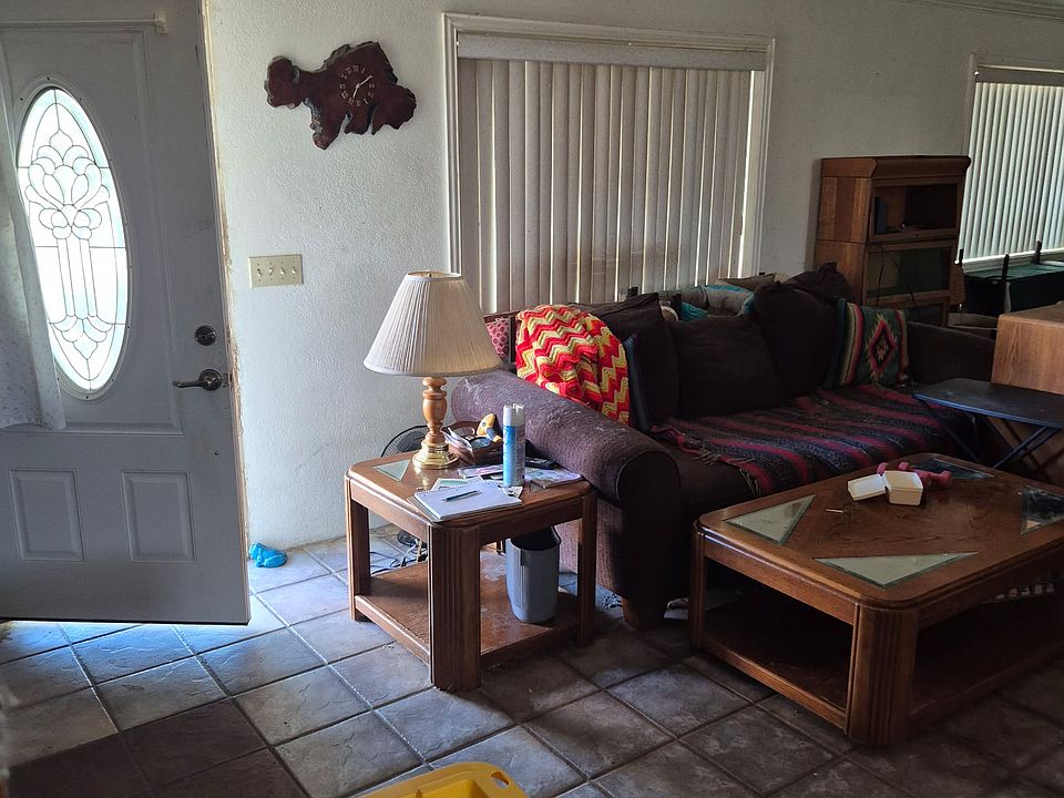 1st image of 7121 Macarthur Rd