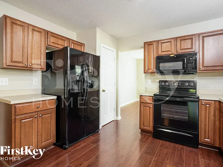 4145 Crestwood Cir — Photo 9