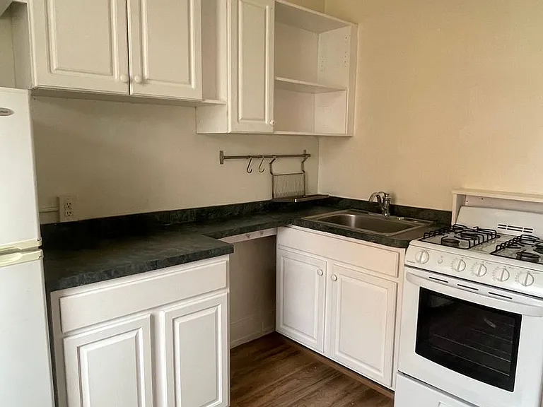717 Washington Pl — Photo 11