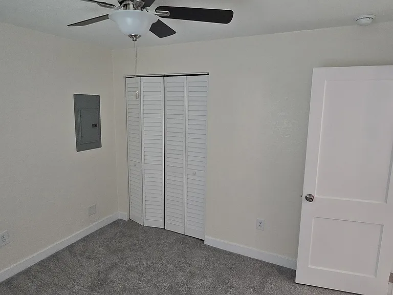 808 Hancock Ave — Photo 8