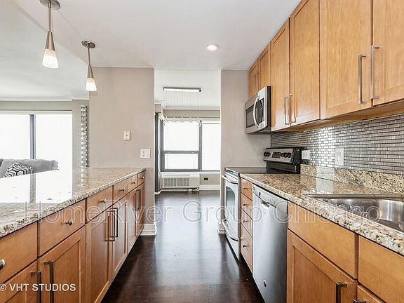 3rd image of 30 E Huron St APT 5507