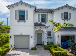 504 NW 203rd Ter, Miami Gardens, FL 33169
