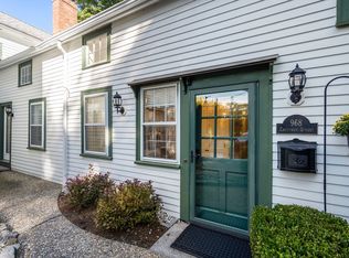968 Chestnut St #968, Newton Upper Falls, MA 02464