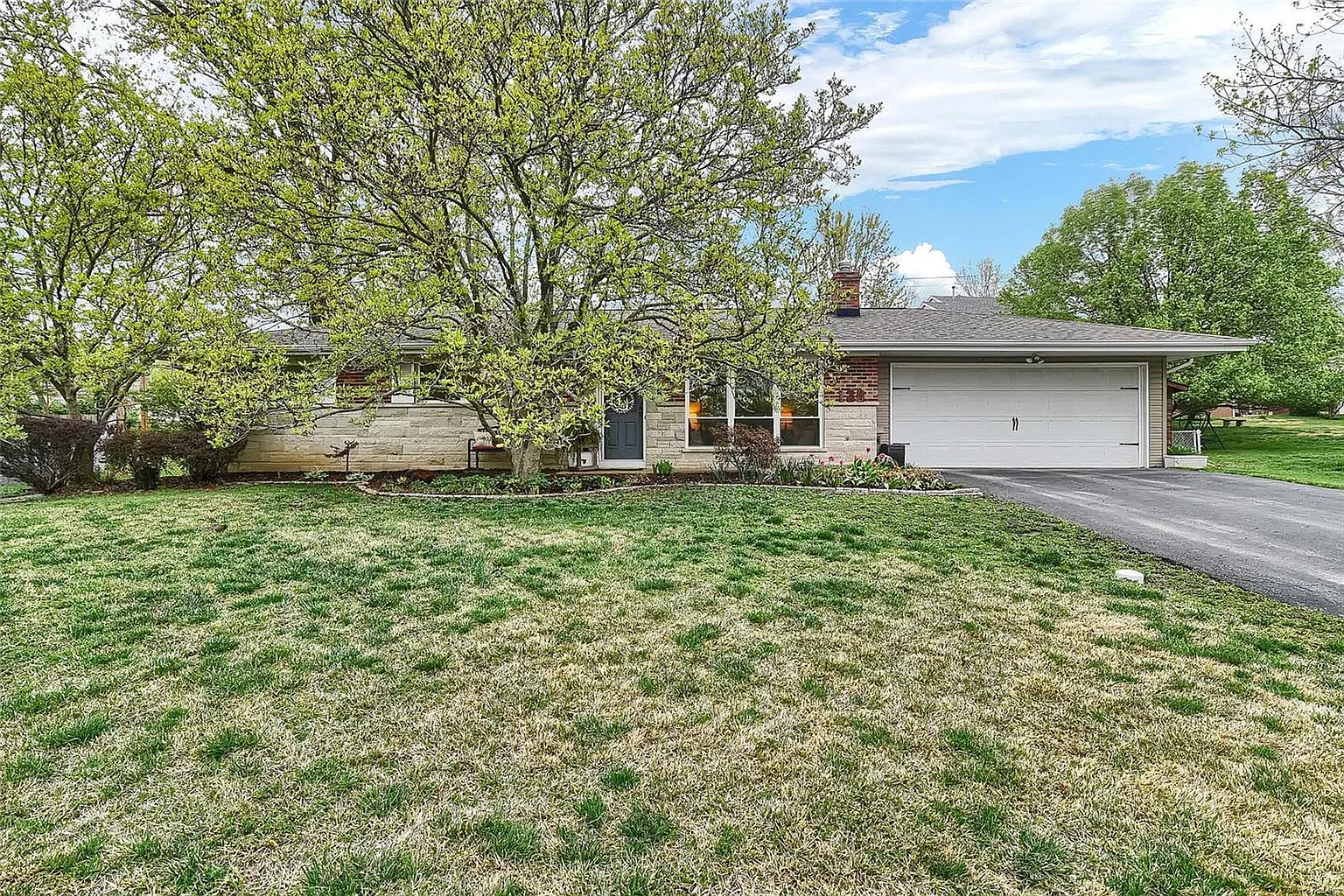 130 Smith Dr photo 1