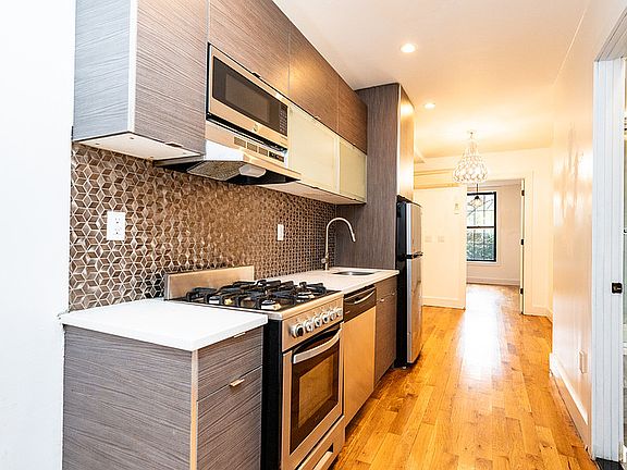 2nd image of 336 Chauncey St APT 2B