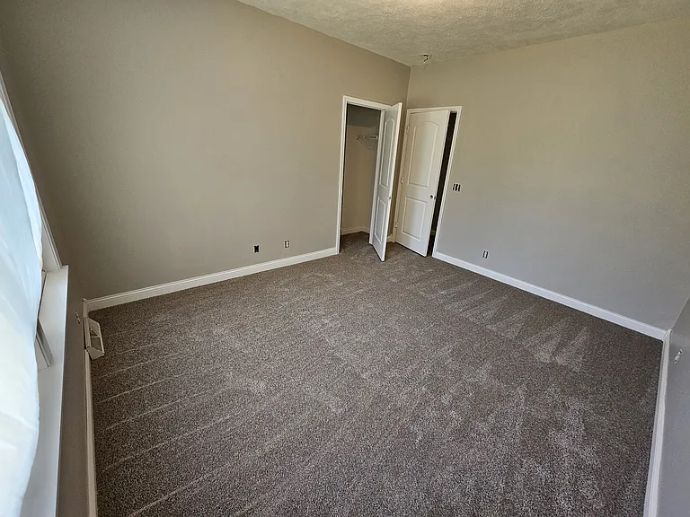 805 N Center St — Photo 7