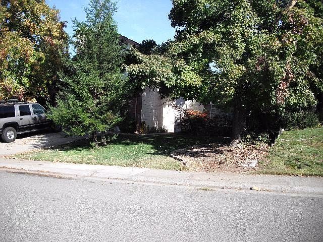 2nd image of 3407 Parker St