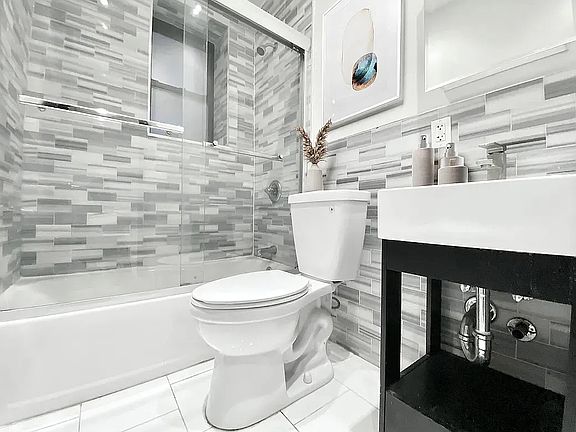 5th image of 172 W 107th St #1RR