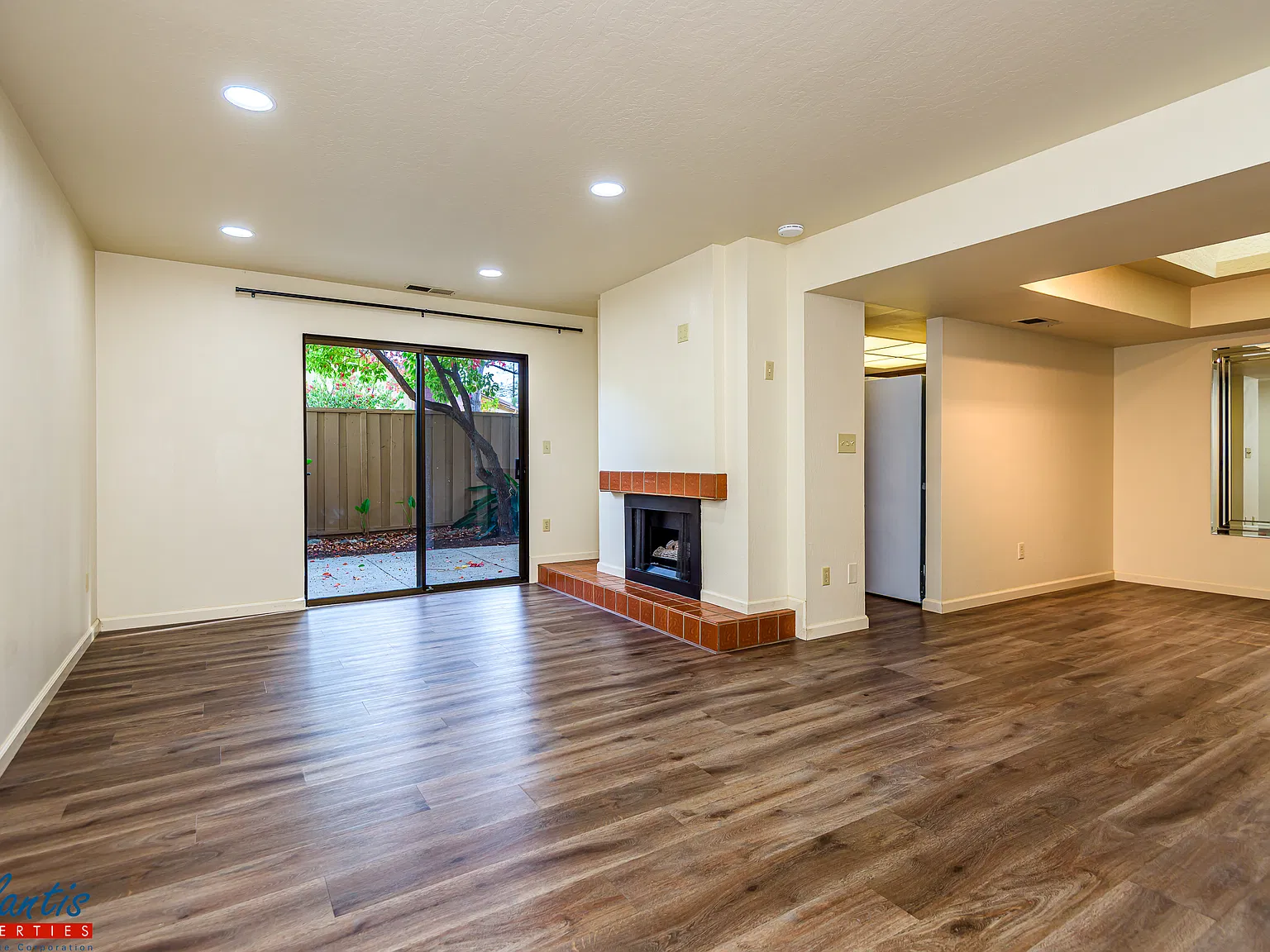 2 bed, 1200 sqft, $4,495 — Photo 2
