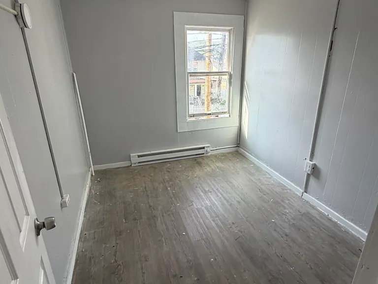 1756 Wayne Ave — Photo 2