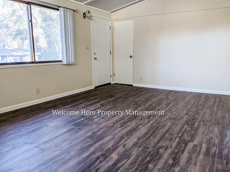 1565 Coombs Dr #1 — Photo 7