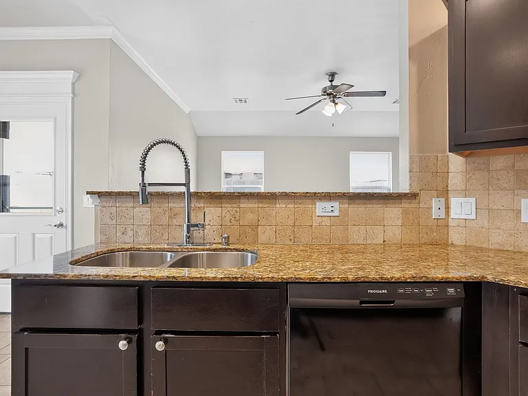 13113 Camden Dr — Photo 9