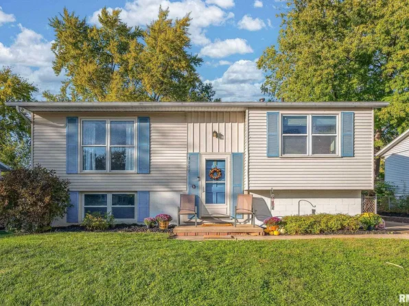 3909 W Verner Dr, Peoria, IL 61615