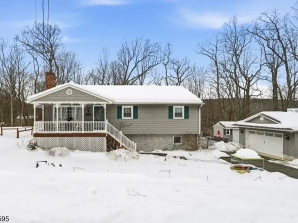 17 Acorn Dr, Vernon Twp., NJ 07422