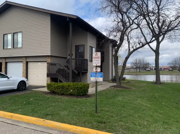 7528 Bristol Ln Unit 4, Hanover Park, IL 60133