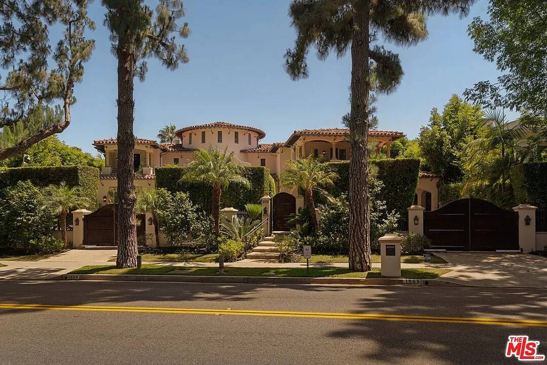 7 bed, 10.0 bath, 12025 sqft, $65,000 — Photo 1