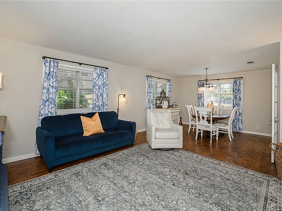 4th image of 306 W Fawn St