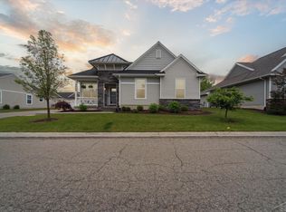 3318 Hamlet Cir, East Lansing, MI 48823