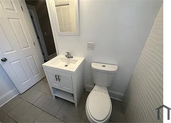 2 bed, $1,686 — Photo 2