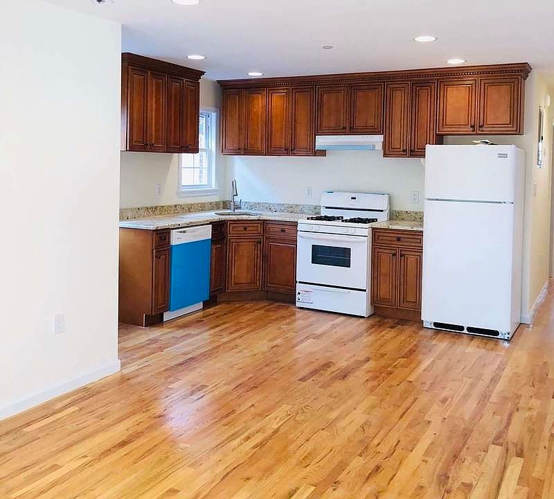 1st image of 150-43 19th Ave #1