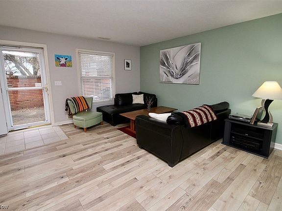 3rd image of 131 Monmouth Ct #131