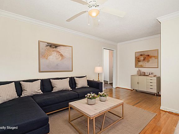 4th image of 870 Abbott Rd