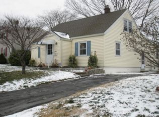 626 Burnsford Ave, Bridgeport, CT 06606
